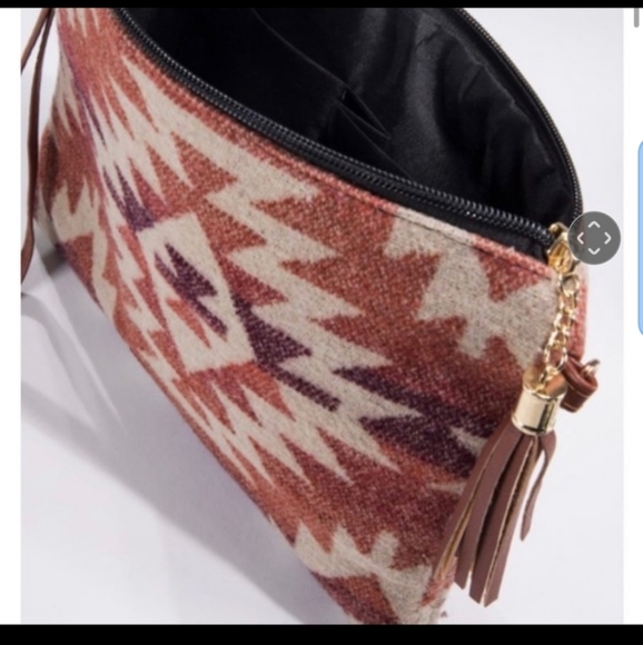 Western print crossbody/clutch - Picture 3 of 8